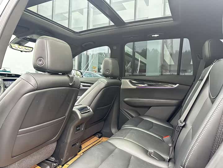 Фото 5 - Cadillac XT6