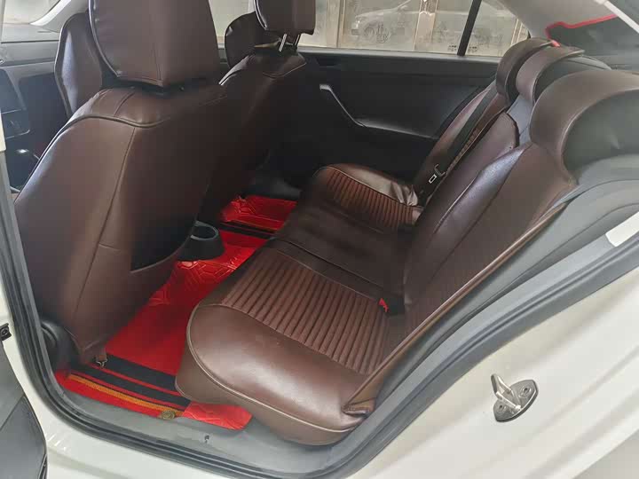 Фото 9 - Volkswagen Santana