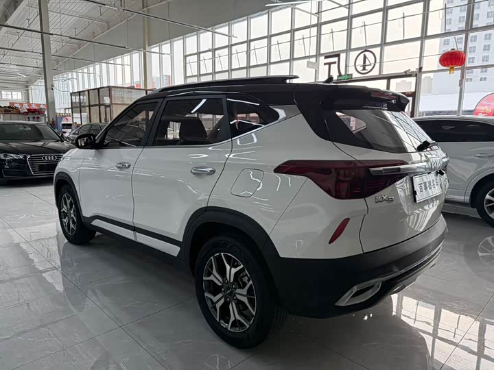 Фото 7 - Kia KX3
