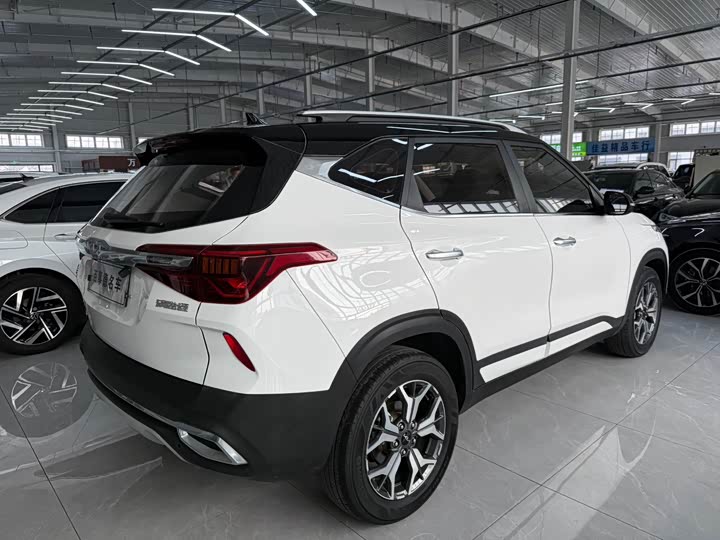 Фото 9 - Kia KX3