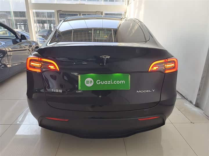 Фото 6 - Tesla Model Y