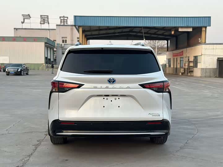 Фото 5 - Toyota Sienna