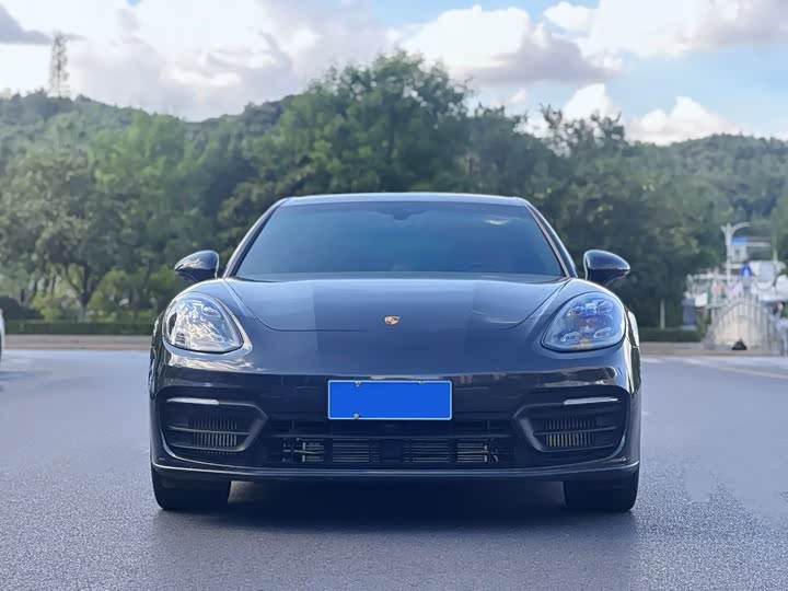 Фото 2 - Porsche Panamera