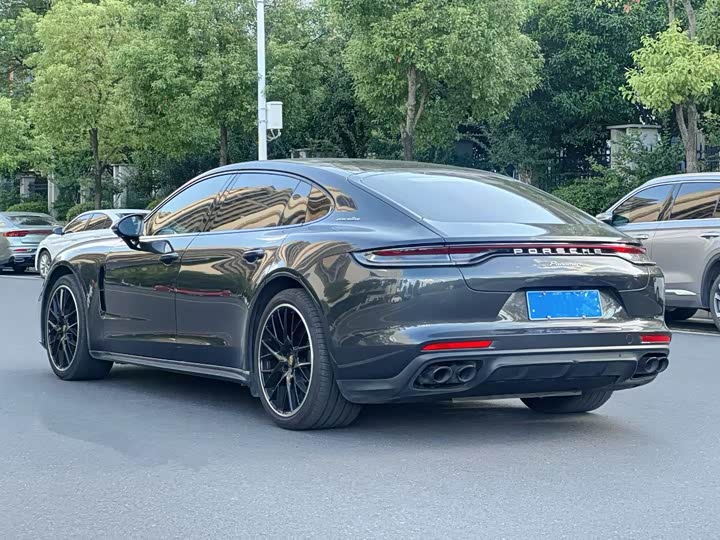 Фото 4 - Porsche Panamera