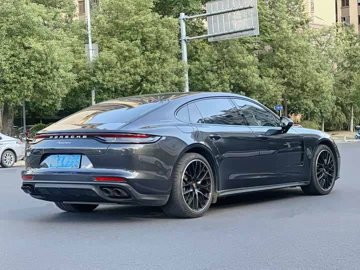 Фото 6 - Porsche Panamera