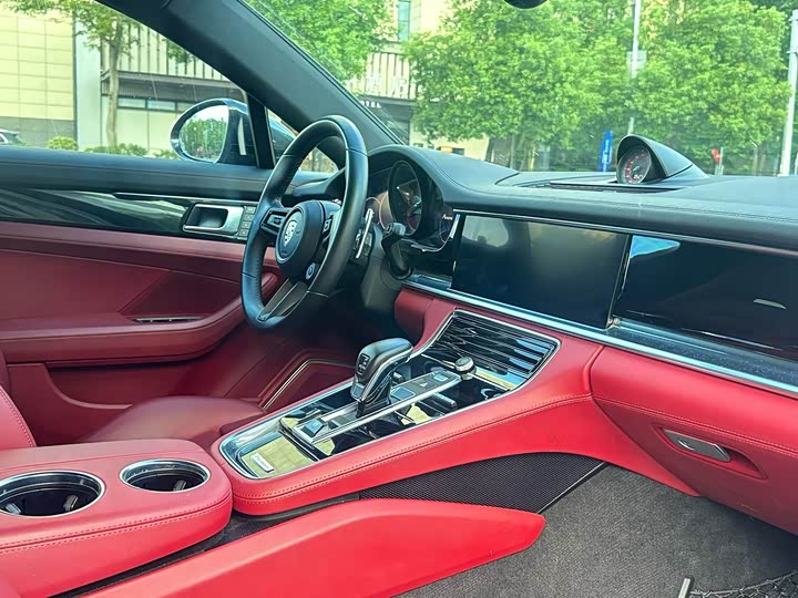 Фото 8 - Porsche Panamera