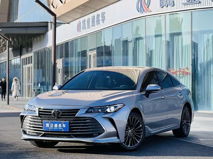 Фото 1 - Toyota Avalon