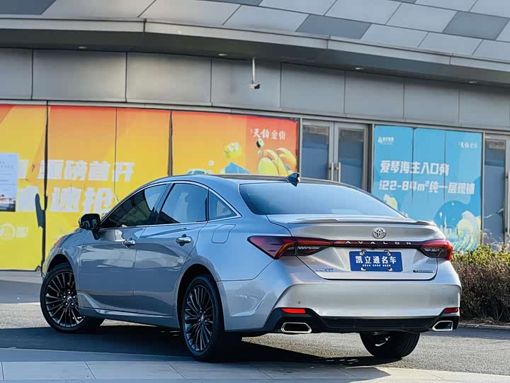 Фото 4 - Toyota Avalon