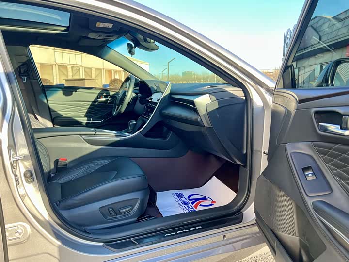 Фото 7 - Toyota Avalon