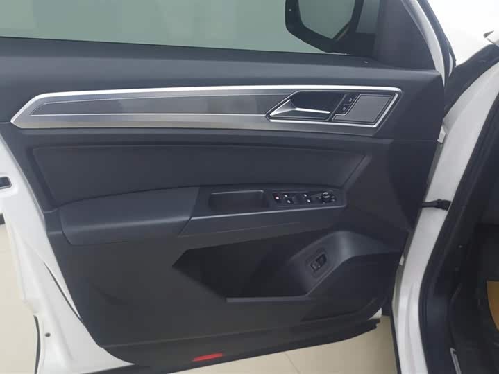 Фото 7 - Volkswagen Teramont Pro