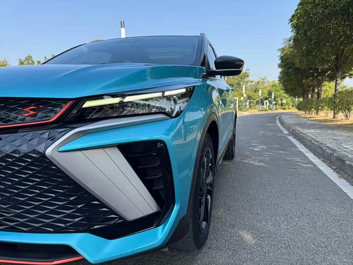 Фото 8 - Geely Coolray