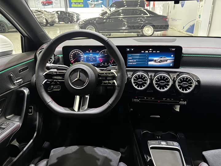 Фото 7 - Mercedes-Benz A-Class