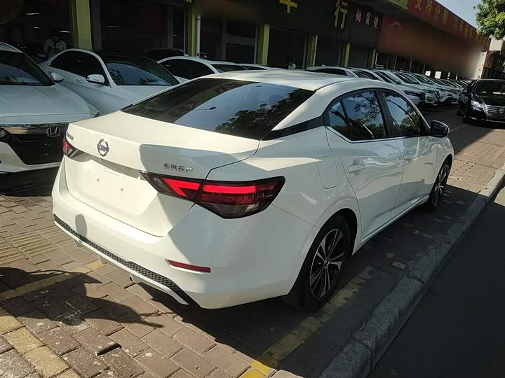 Фото 7 - Nissan Sylphy