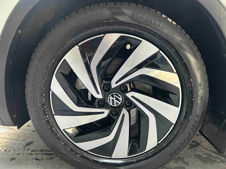 Фото 3 - Volkswagen Tiguan L Pro