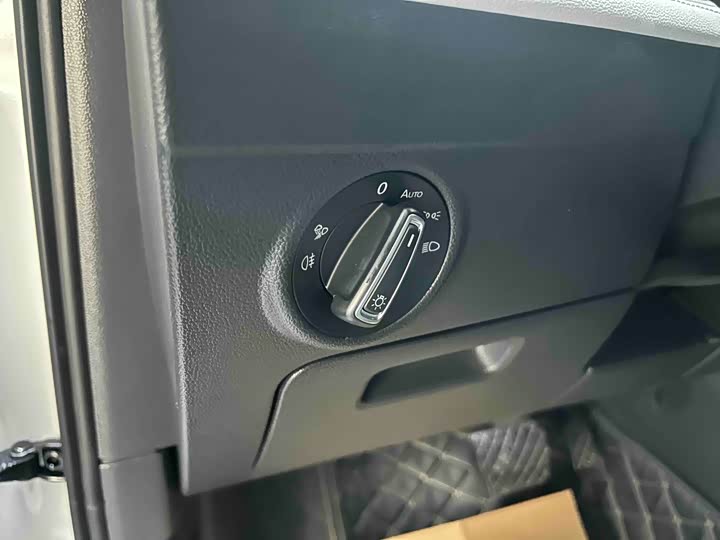 Фото 4 - Volkswagen Tiguan L Pro