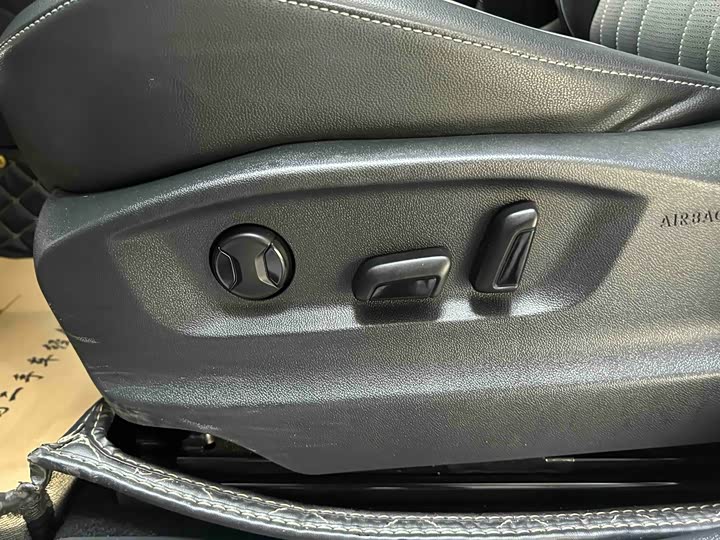 Фото 5 - Volkswagen Tiguan L Pro