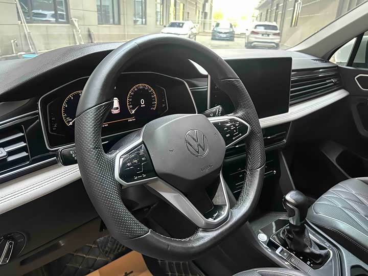 Фото 8 - Volkswagen Tiguan L Pro