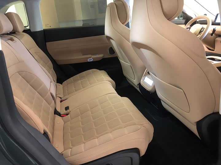 Фото 8 - Exeed Sterra ET