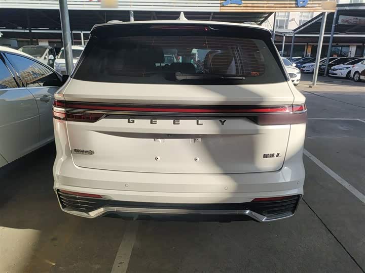 Фото 6 - Geely Monjaro