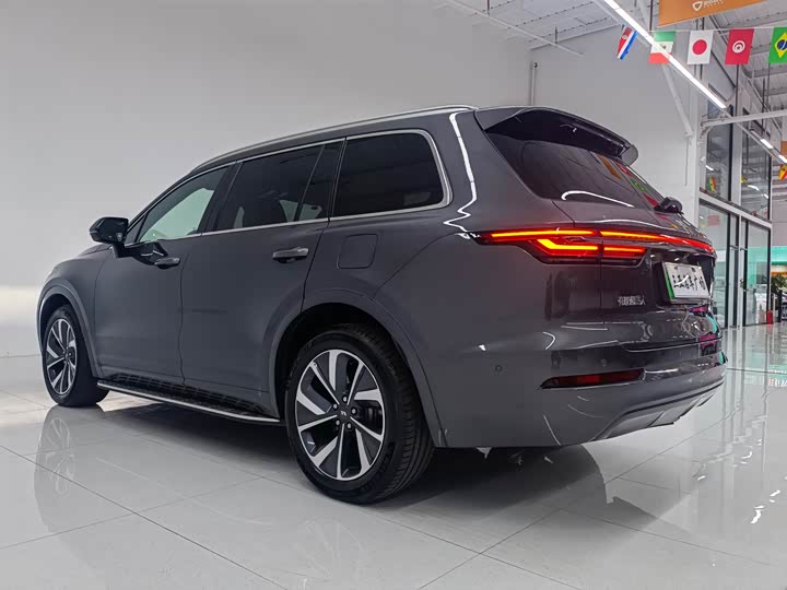 Фото 6 - LiXiang One