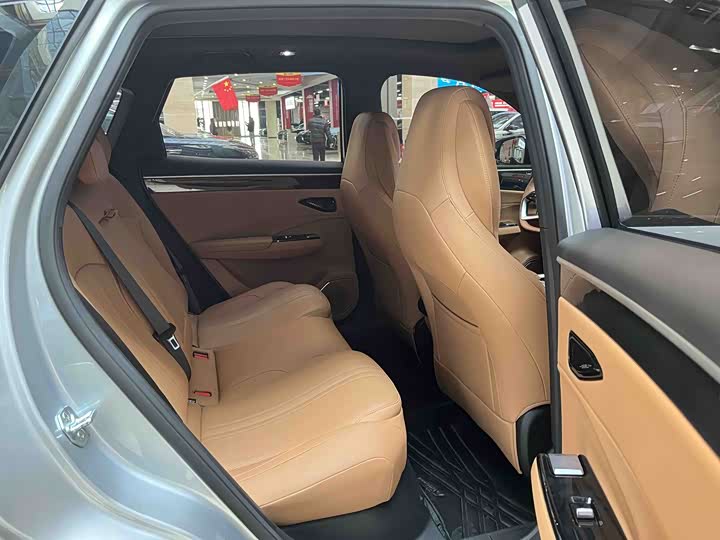 Фото 2 - Geely Galaxy L7