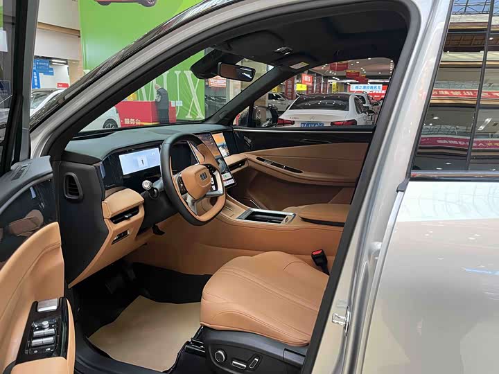 Фото 7 - Geely Galaxy L7