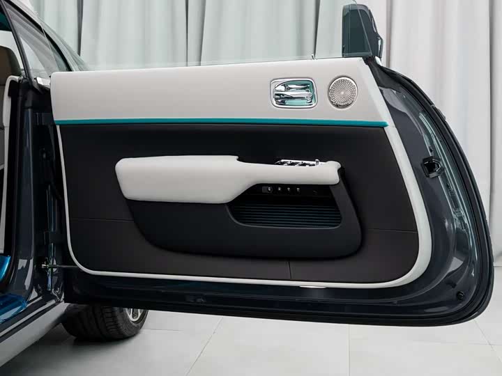 Фото 4 - Rolls-Royce Wraith