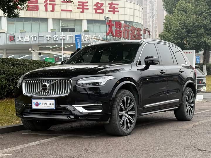 Фото 1 - Volvo XC90