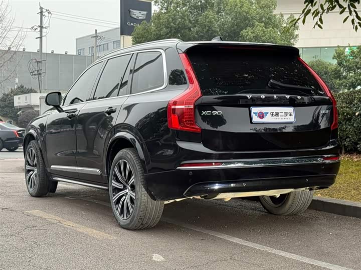Фото 4 - Volvo XC90