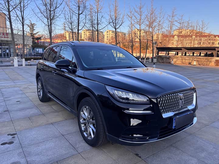 Фото 3 - Lincoln Corsair