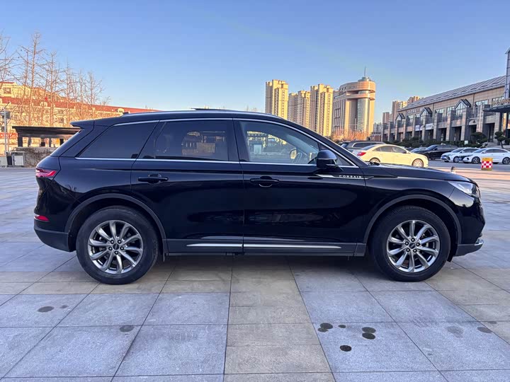 Фото 4 - Lincoln Corsair