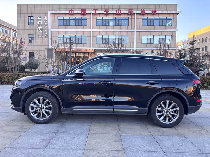 Фото 6 - Lincoln Corsair