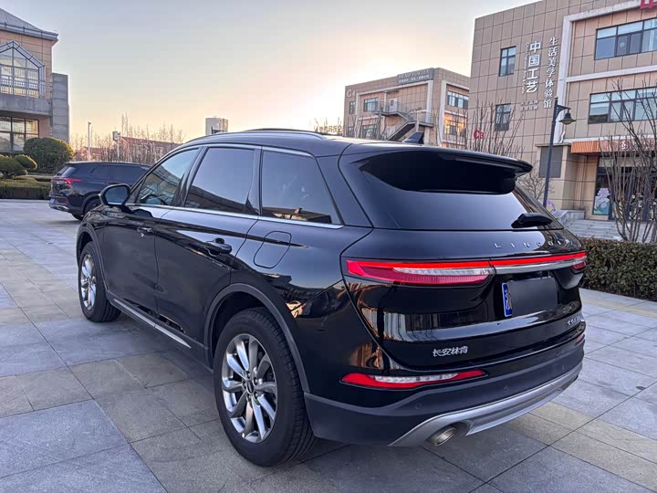 Фото 9 - Lincoln Corsair