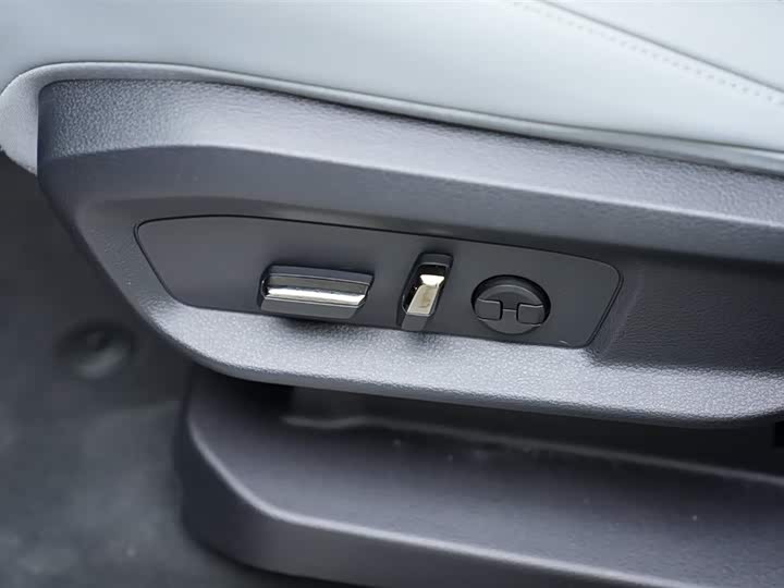 Фото 7 - Nio EC6