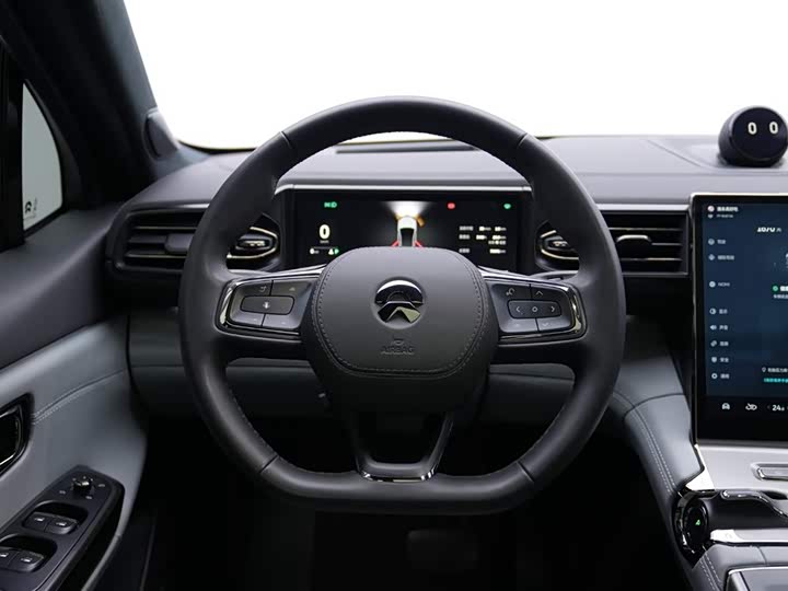 Фото 8 - Nio EC6