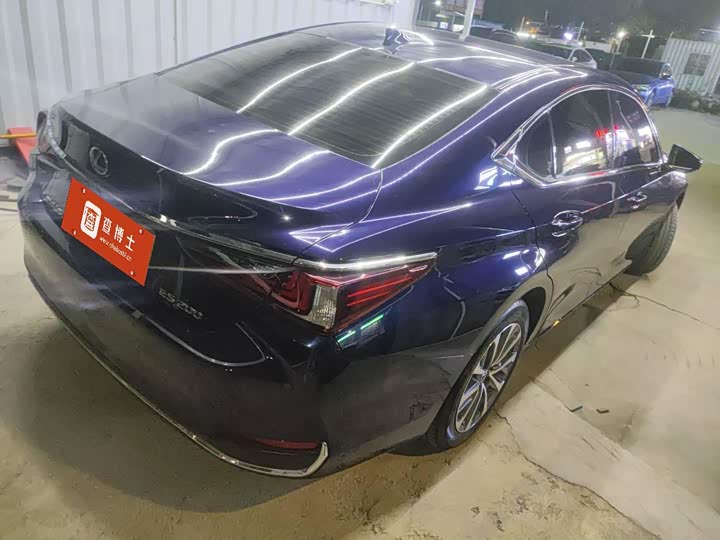 Фото 5 - Lexus ES