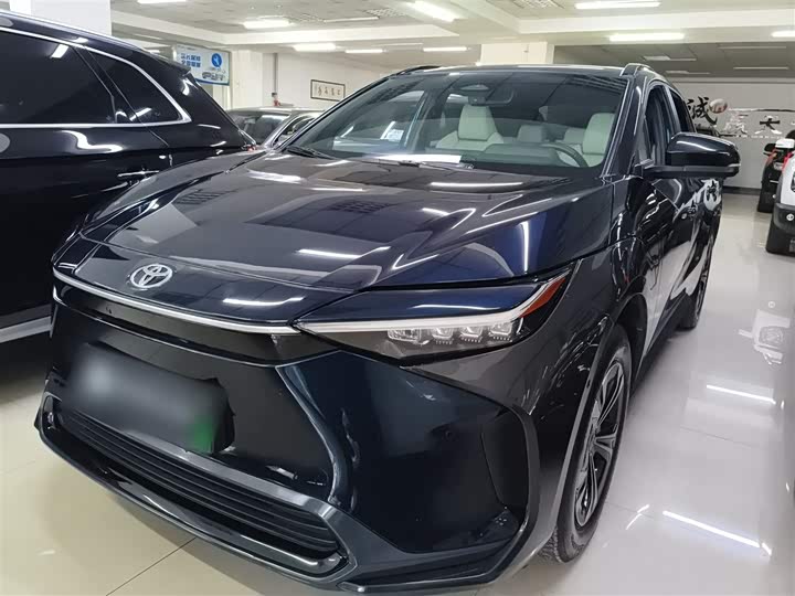 Фото 2 - Toyota bZ4X