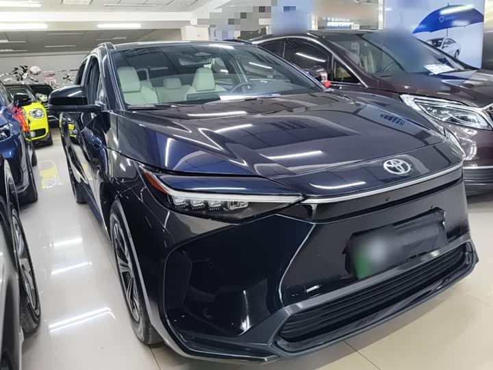 Фото 4 - Toyota bZ4X