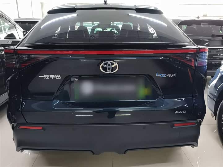 Фото 6 - Toyota bZ4X