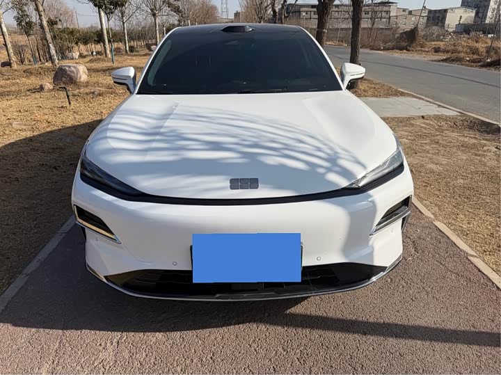 Фото 2 - Geely Galaxy Starshine 8 EM-i