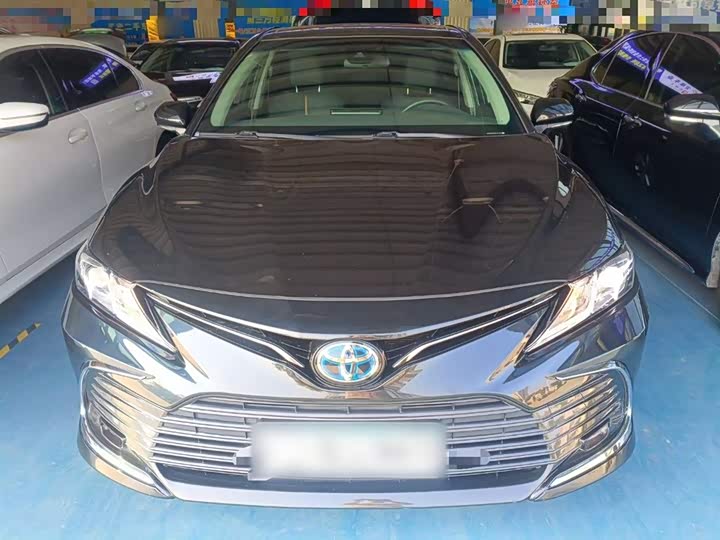 Фото 3 - Toyota Camry