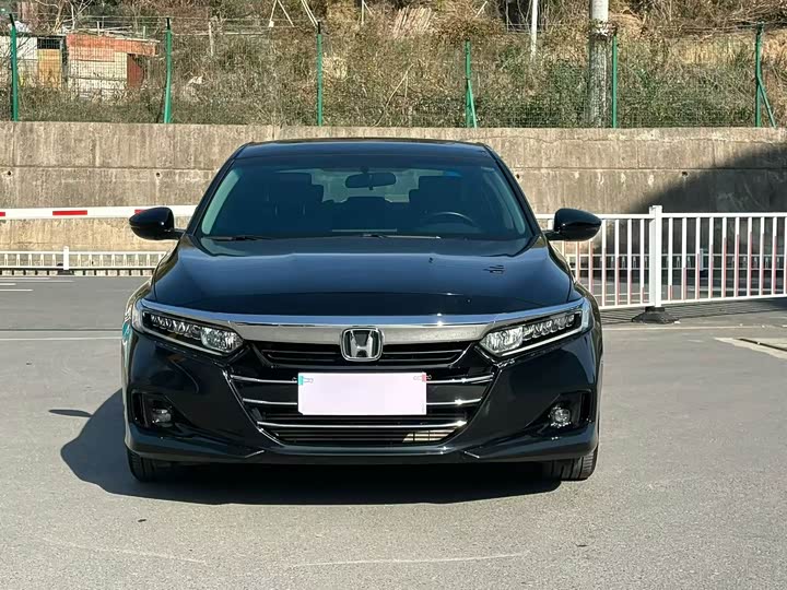 Фото 2 - Honda Accord