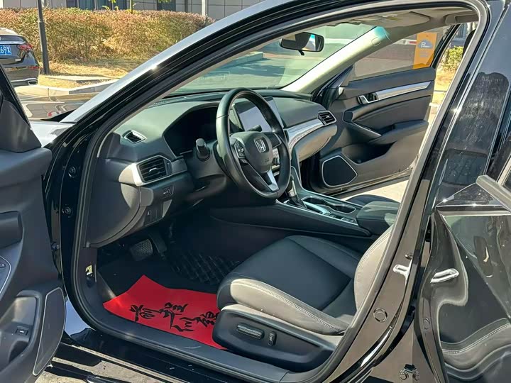 Фото 5 - Honda Accord