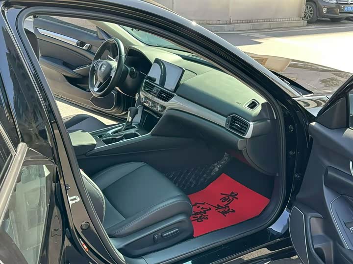 Фото 6 - Honda Accord