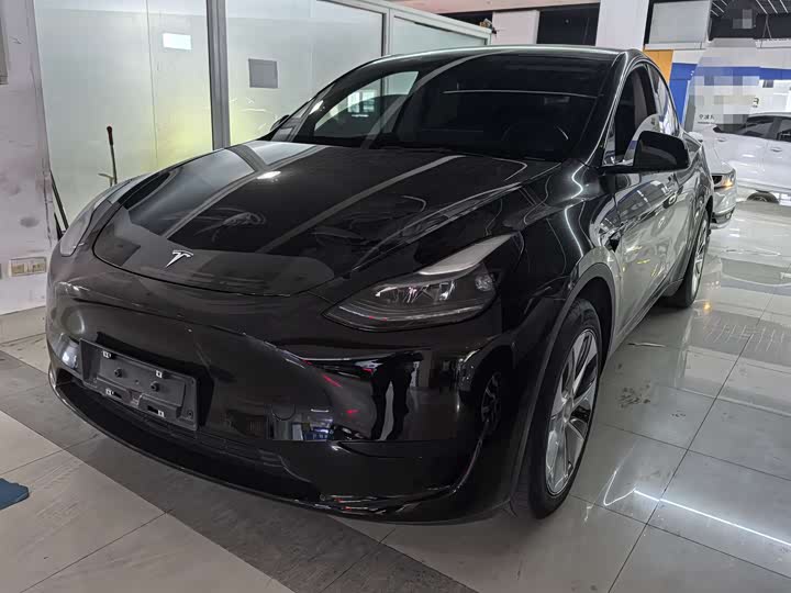 Фото 1 - Tesla Model Y