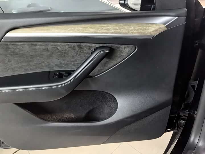 Фото 4 - Tesla Model Y