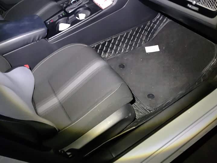 Фото 8 - Honda Civic