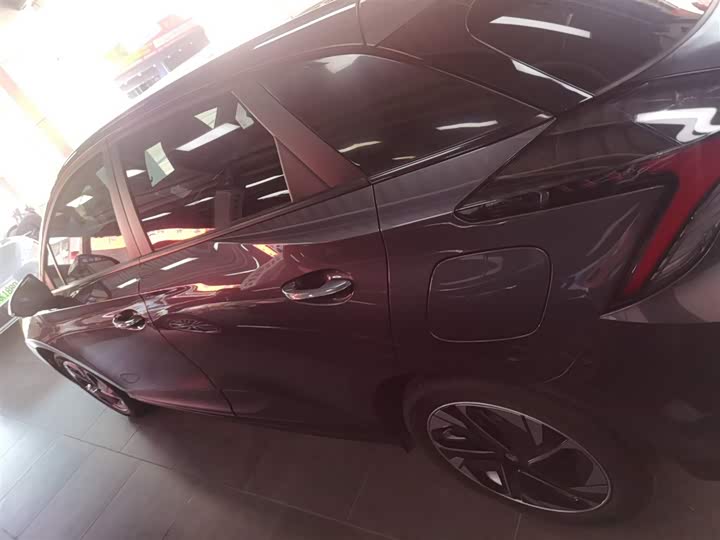 Фото 5 - MG Motor 4 EV