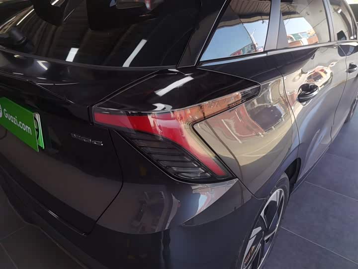 Фото 8 - MG Motor 4 EV