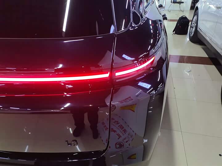 Фото 8 - LiXiang L8